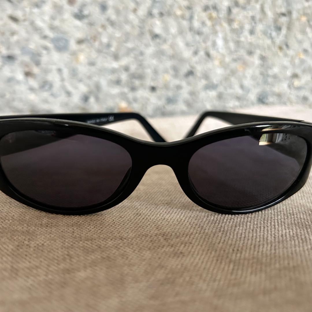 CHANEL ブラック サングラス (ケース付き)