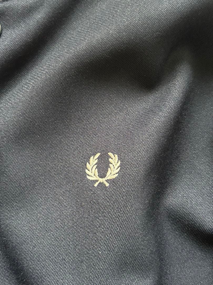 FRED PERRY レディース リブニット ボンバーコート ネイビー/レッド