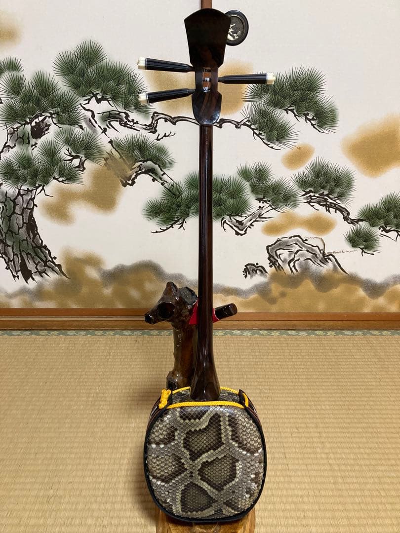 沖縄三線！黒木！黒檀！カマゴン！知念大工型！本蛇皮　本張り【一枚張り】