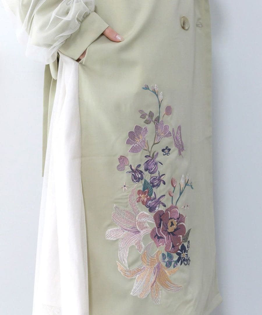 新品タグ付 イズスカラー　561212：チュール重ね花刺繍ロングコート