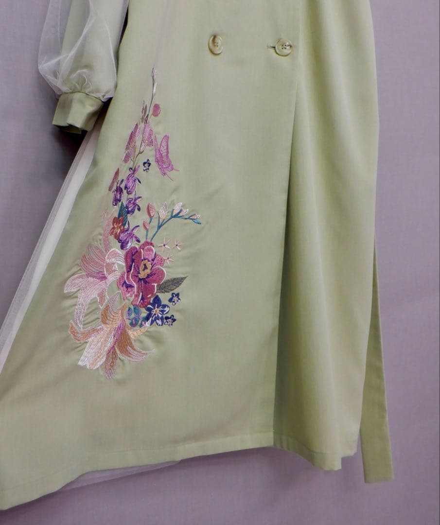 新品タグ付 イズスカラー　561212：チュール重ね花刺繍ロングコート