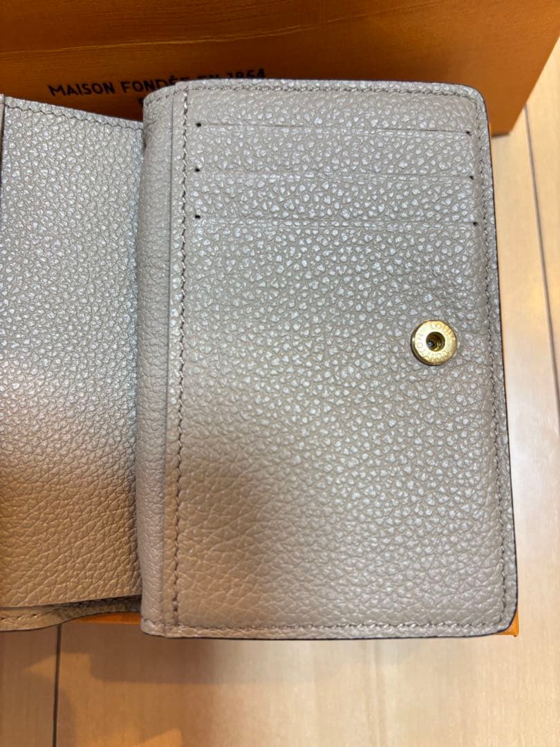 【未使用】ルイヴィトン ポルトフォイユ・クレア コンパクト財布 M82370