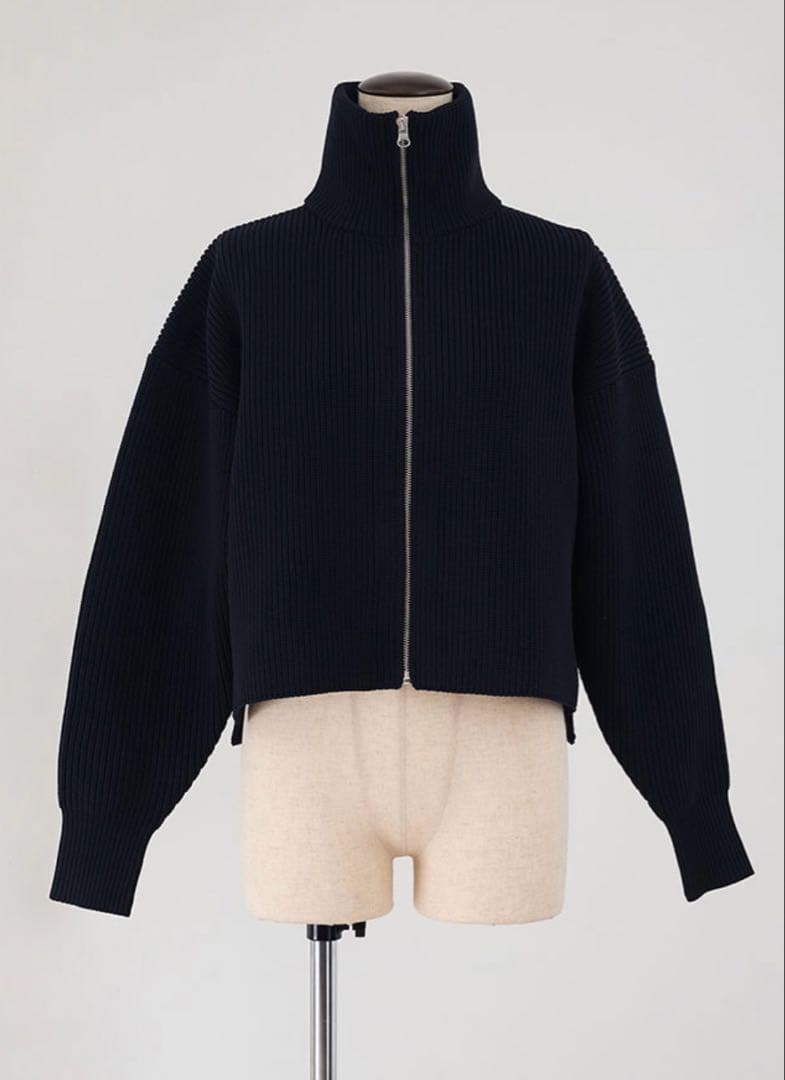 FORME ZIP KNIT CARDIGAN ネイビー　東原亜希さん