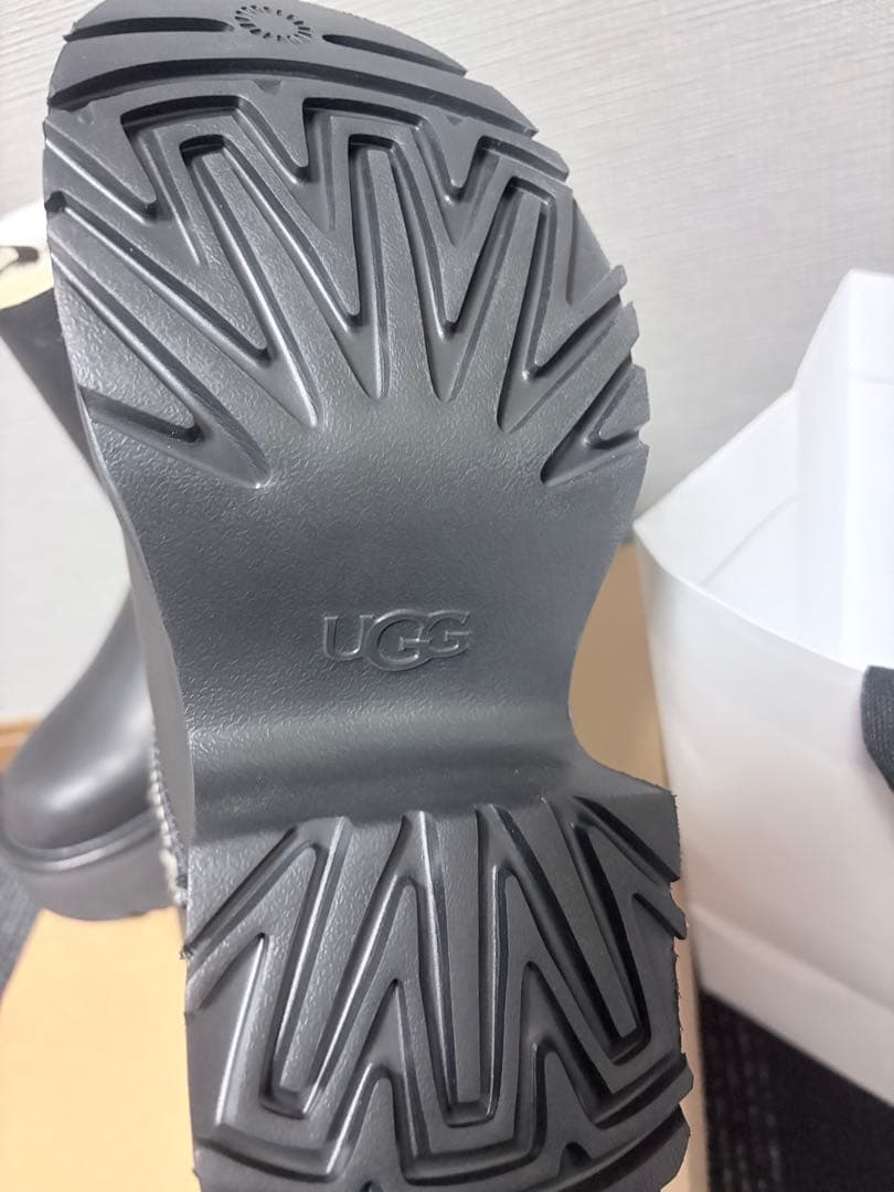 UGG W ESMEE LEATHER BOOT レザーブーツ