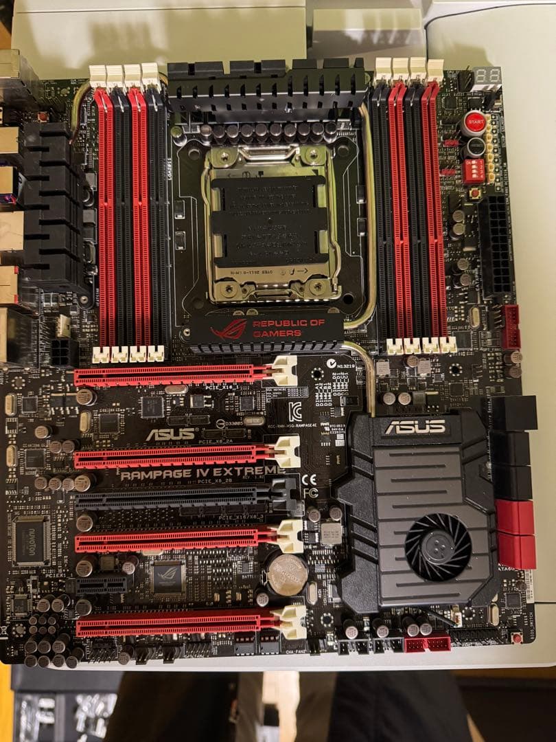 ASUS RAMPAGE IV EXTREME マザーボード