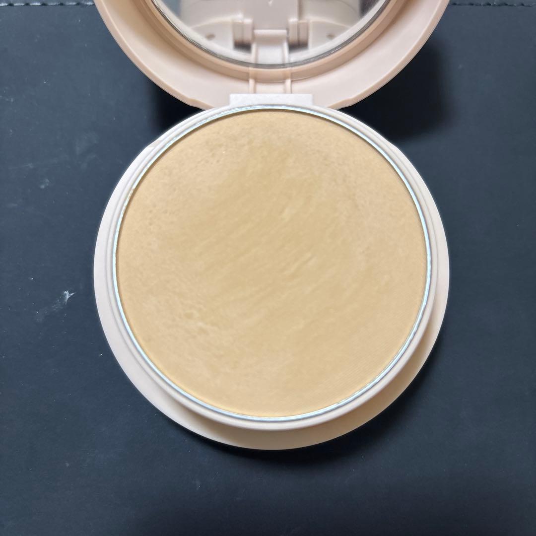 BRILLIAGE パウダリーファンデーション オーセンティックウーマン