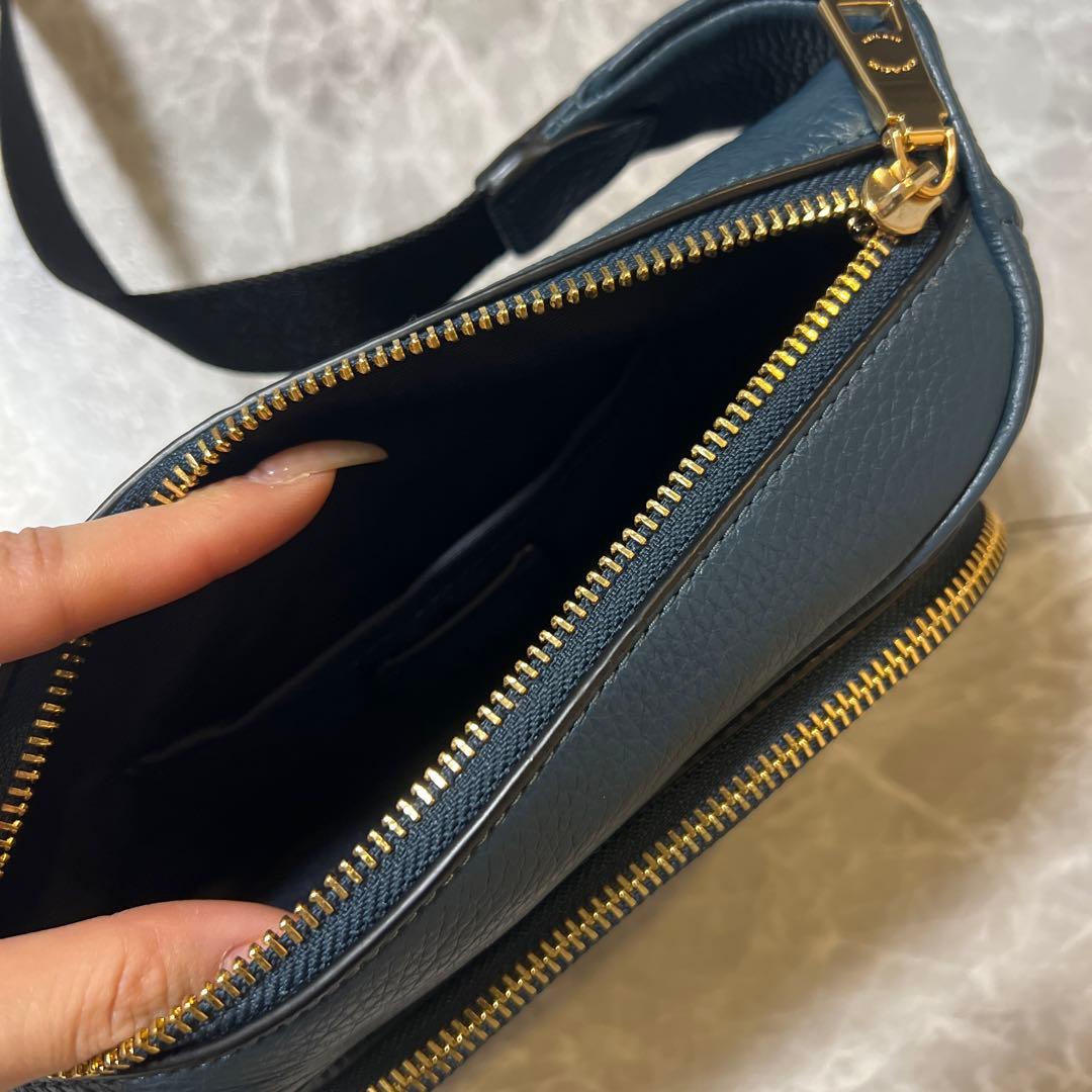 coach ボディバッグ