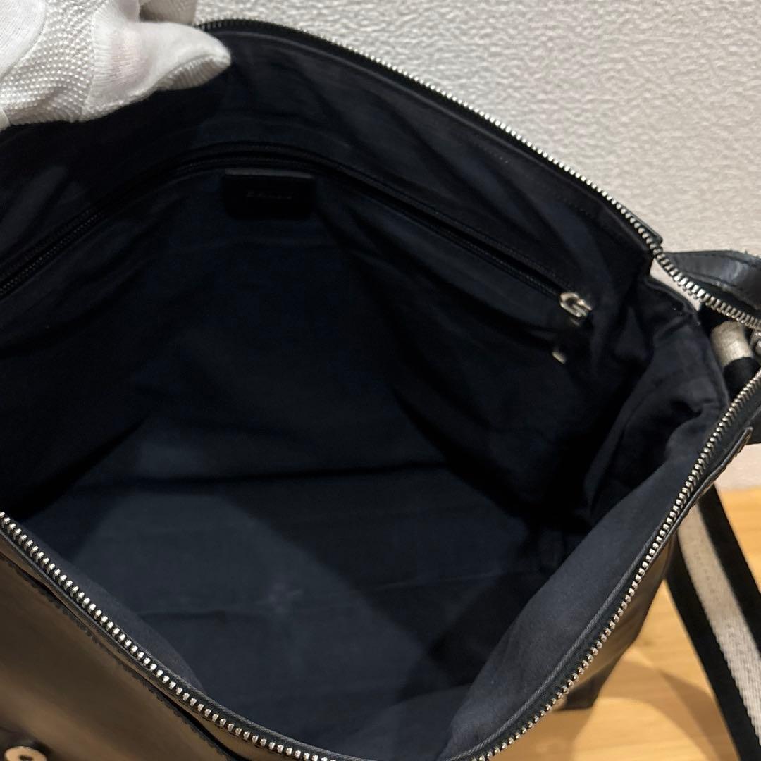 【BALLY】バリー　ショルダーバッグ　メッセンジャーバッグ　A4収納可