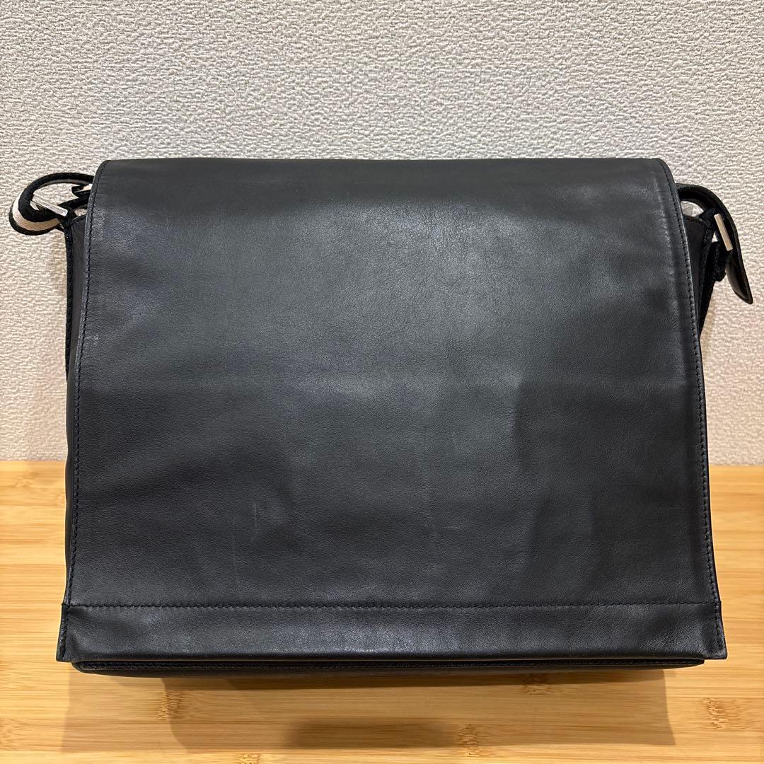 【BALLY】バリー　ショルダーバッグ　メッセンジャーバッグ　A4収納可