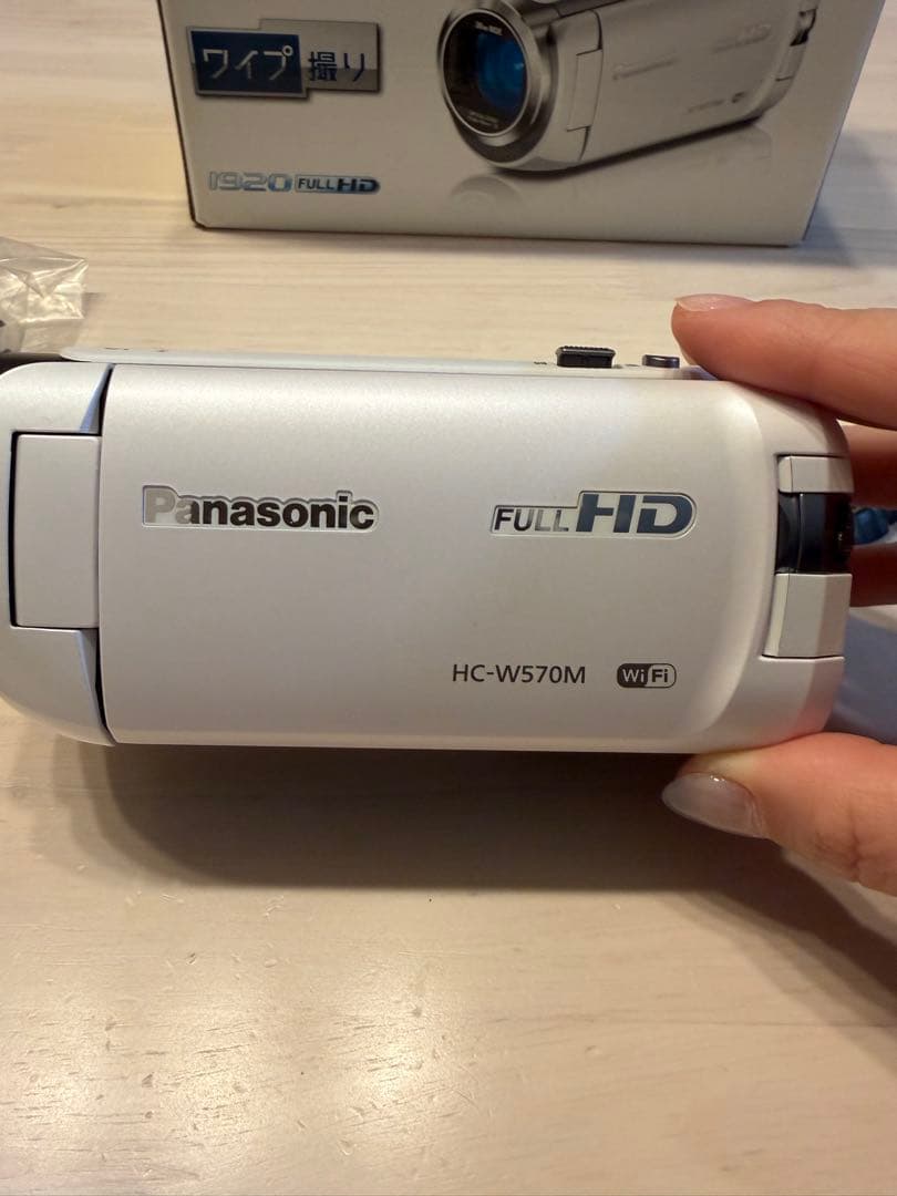 【美品】デジタルハイビジョンビデオカメラ　Panasonic HC-W570M