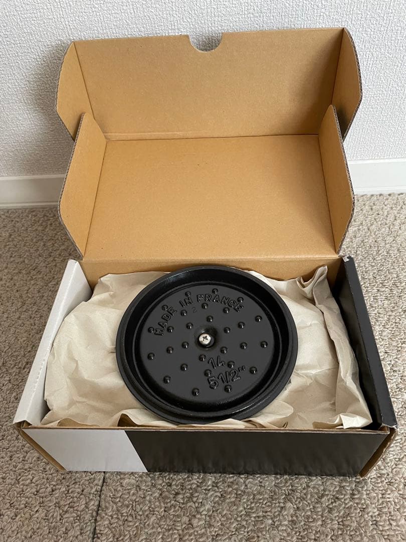 新品未使用　staub ストウブ　14cm グレー　ココットラウンド