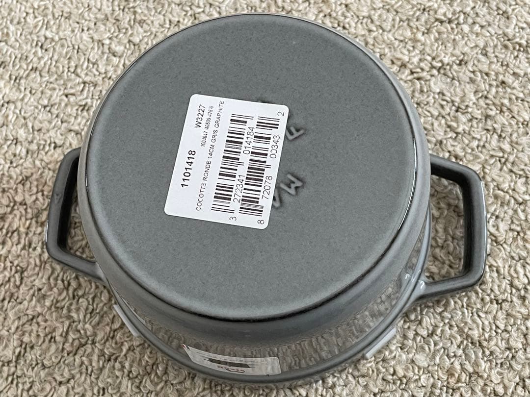 新品未使用　staub ストウブ　14cm グレー　ココットラウンド