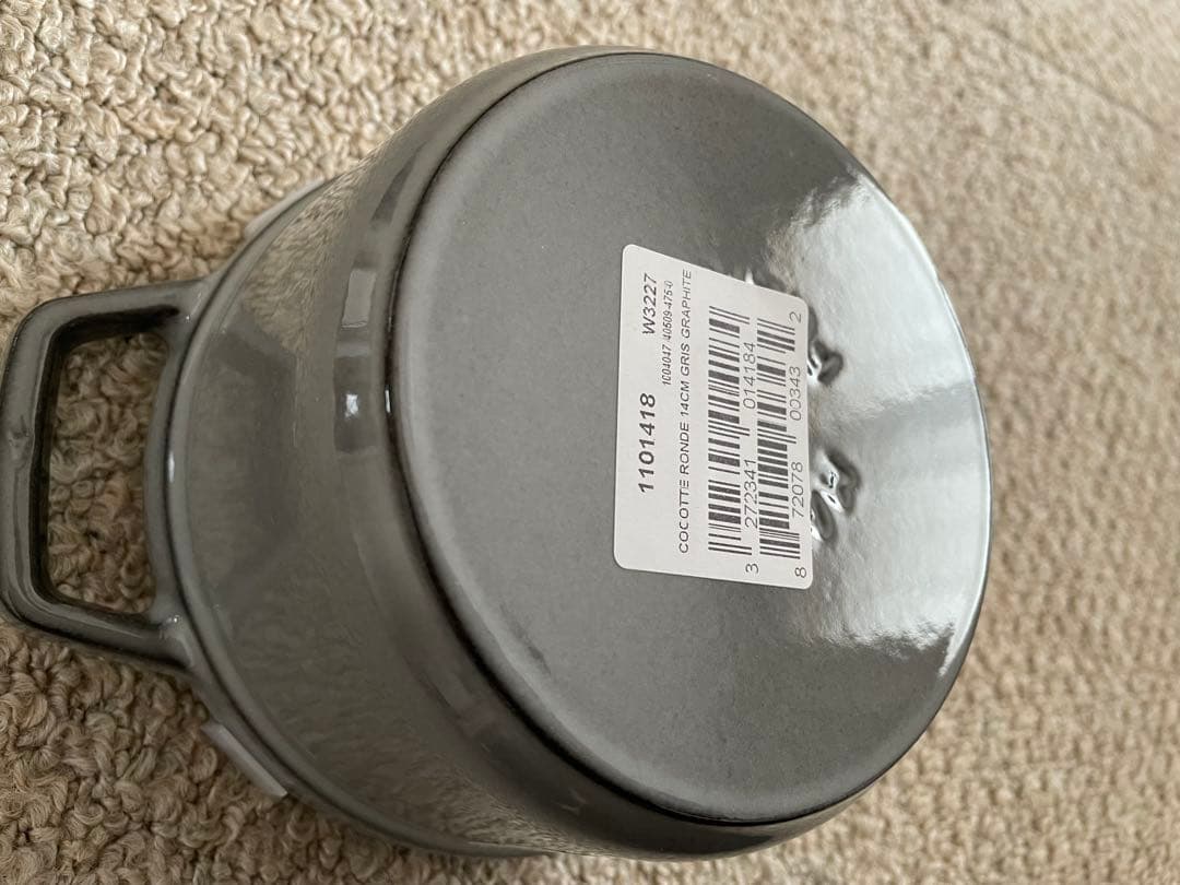 新品未使用　staub ストウブ　14cm グレー　ココットラウンド