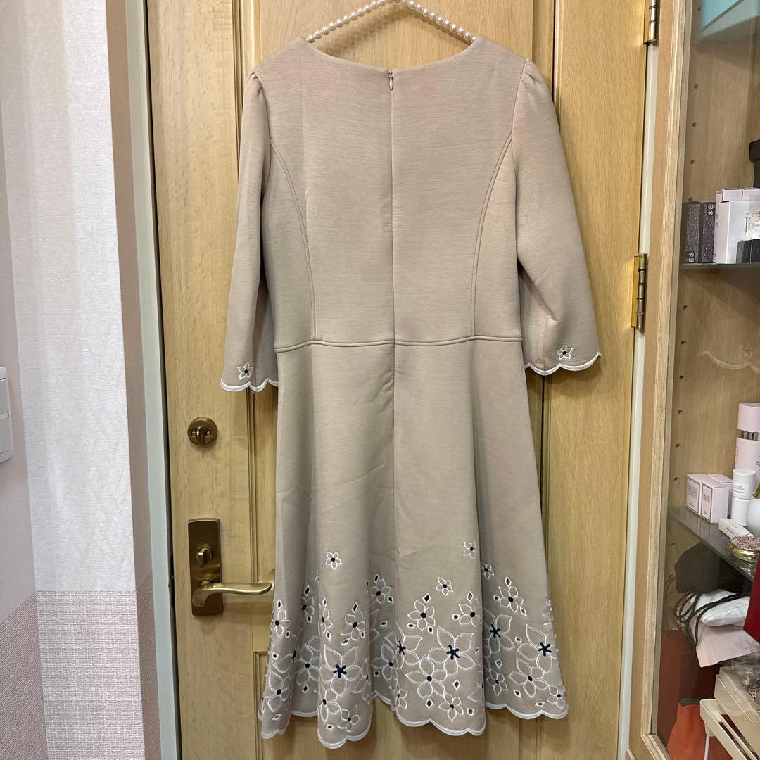 試着のみ♡M's Gracy♡スカラップが可愛いベージュ ジャージワンピース