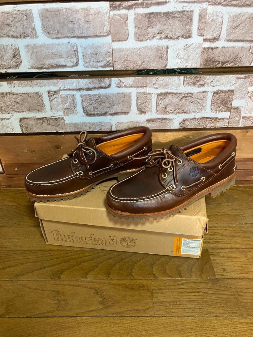 ティンバーランド3eye crassic lug BROWN27㌢9wです