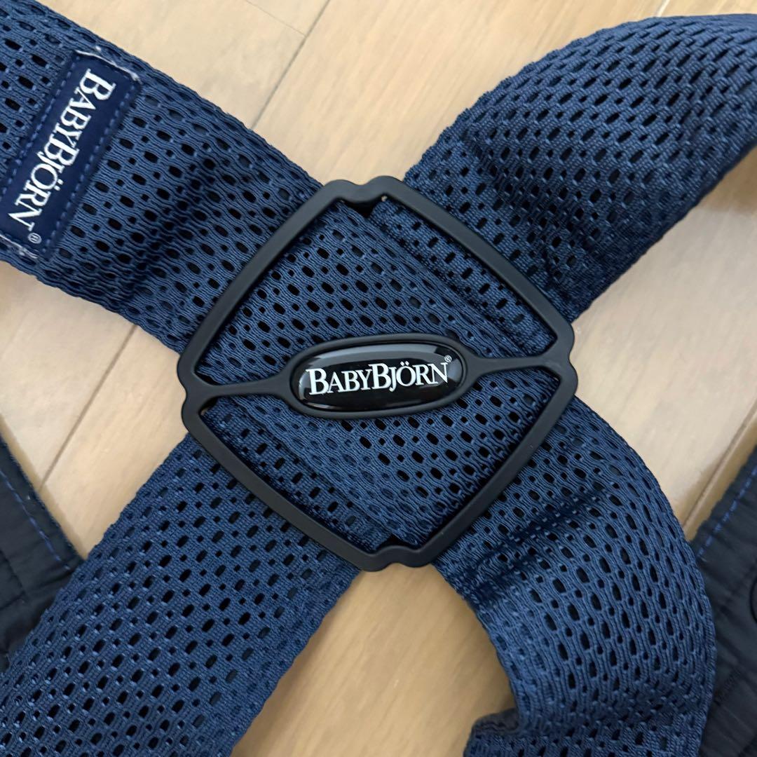 美品【BABY BJORN】 ベビーキャリアMINI メッシュ ネイビーブルー