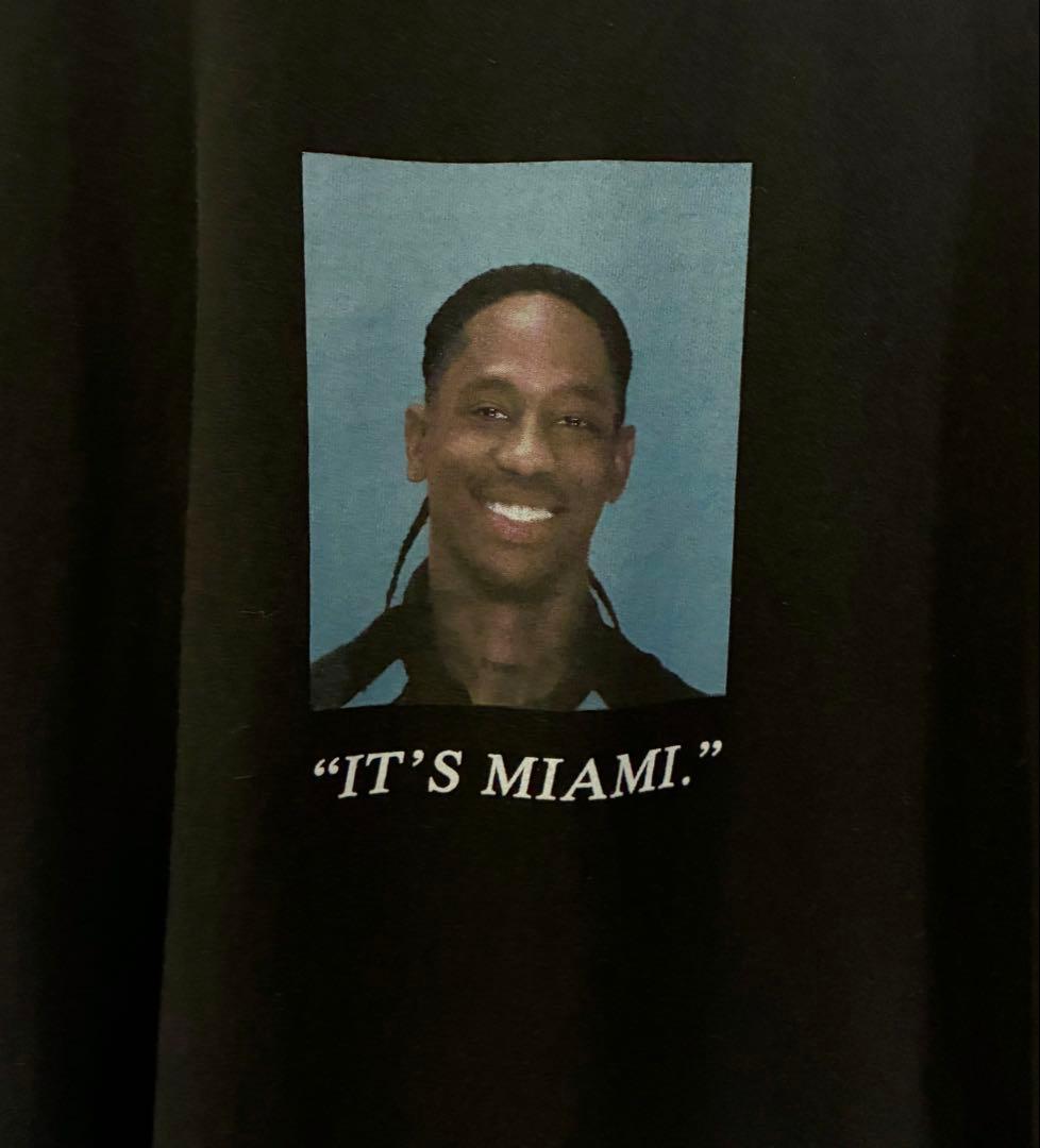 travis scott Tシャツ 正規品 NIKE supreme kanye