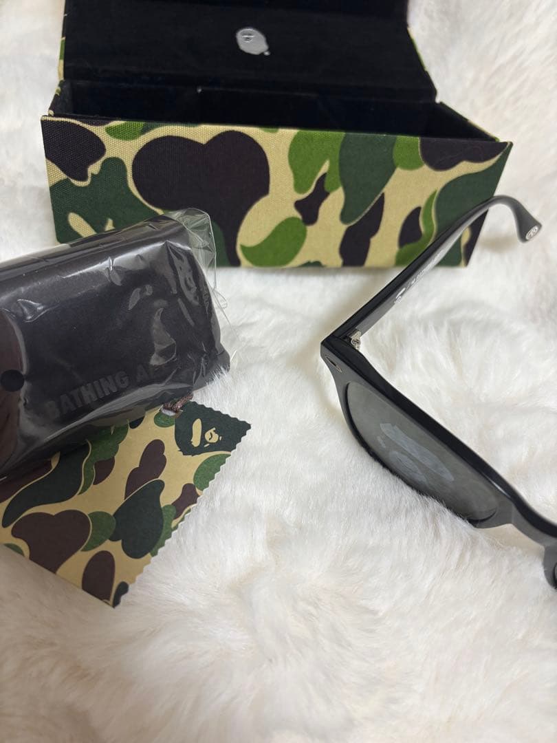 A BATHING APE ブラックサングラス