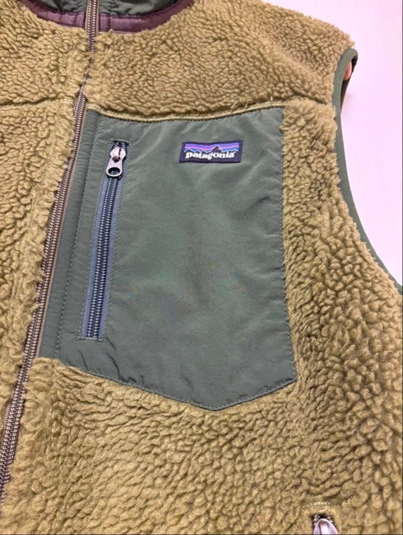 メルカリ　Patagonia オリーブグリーン フリースベスト