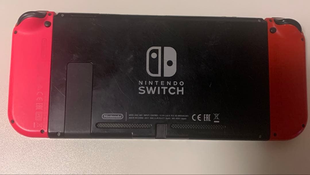 Nintendo Switch 本体とJoy-Conのみ