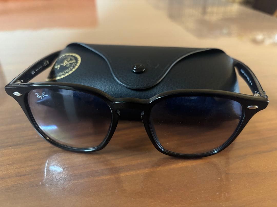 Ray-Ban（レイバン）ORB4258Fクリア グラディエント ライトブルー