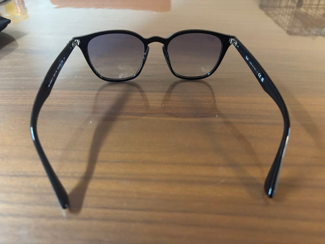 Ray-Ban（レイバン）ORB4258Fクリア グラディエント ライトブルー