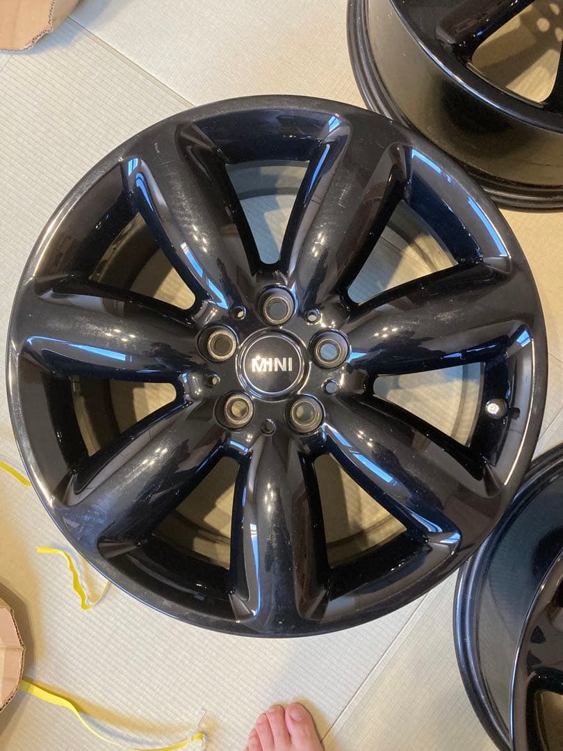 MINI F54 18インチ 8J +57 PCD112 黒 4本 ガリ傷なし