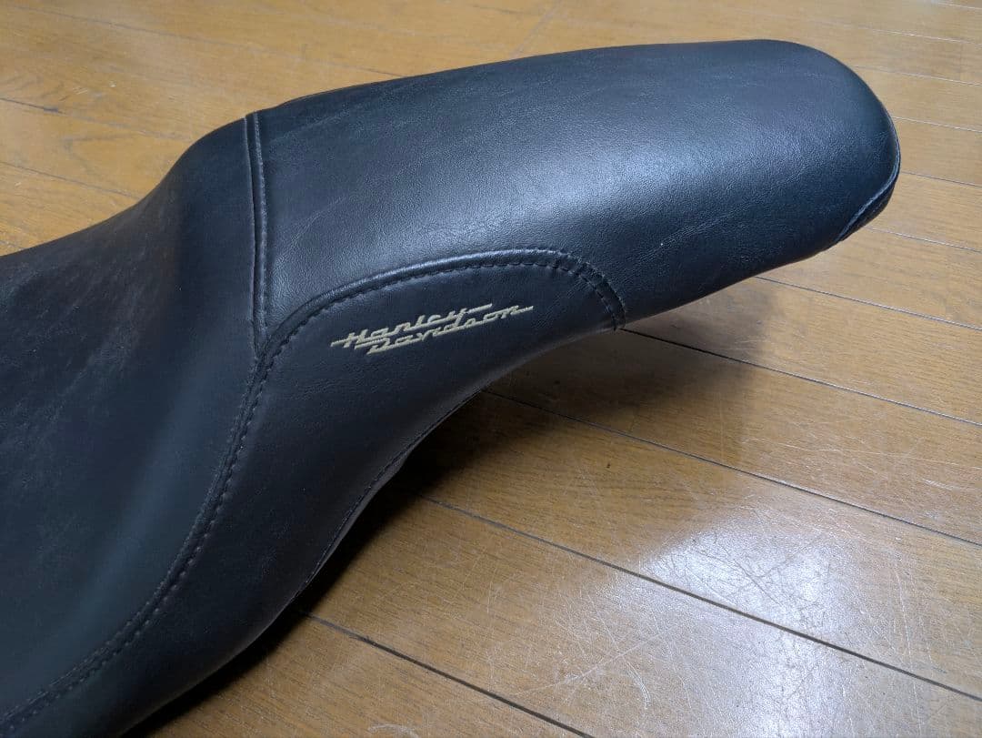 ハーレー純正　バッドランダーシート　’87 FXRS外し　エボ