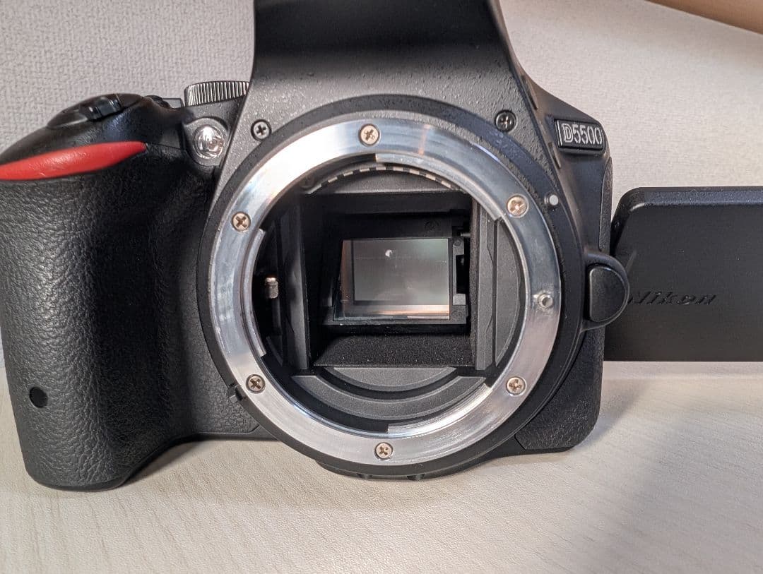 【美品】Nikon D5500 デジタル一眼レフカメラ 本体
