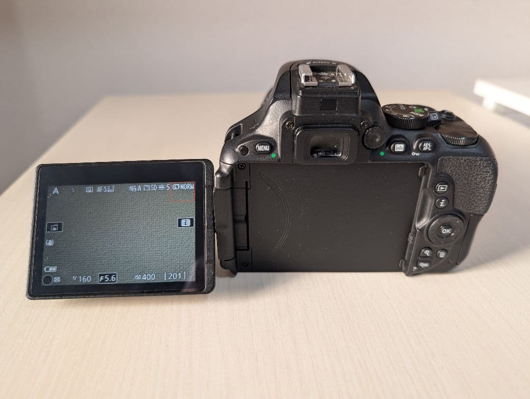 【美品】Nikon D5500 デジタル一眼レフカメラ 本体
