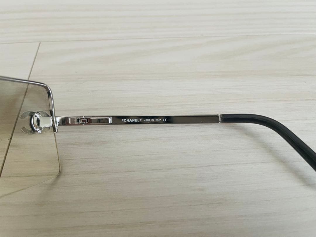 CHANEL シルバー スクエアサングラス
