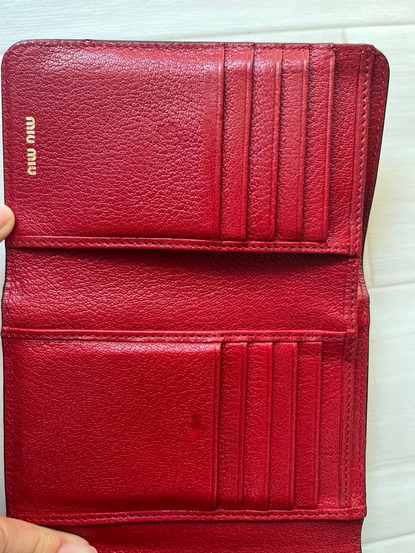 miu miu ミュウミュウ 赤 レザー 三つ折り財布