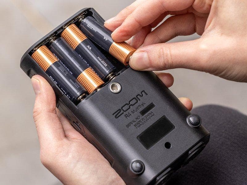 Zoom R4 MultiTrak 新品 未使用 未開封 更に値下げ！