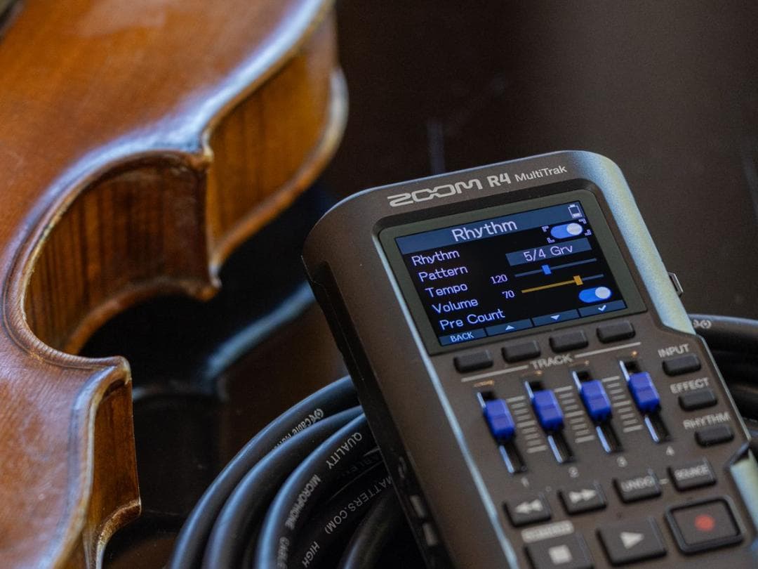 Zoom R4 MultiTrak 新品 未使用 未開封 更に値下げ！