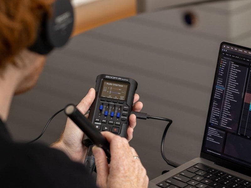 Zoom R4 MultiTrak 新品 未使用 未開封 更に値下げ！