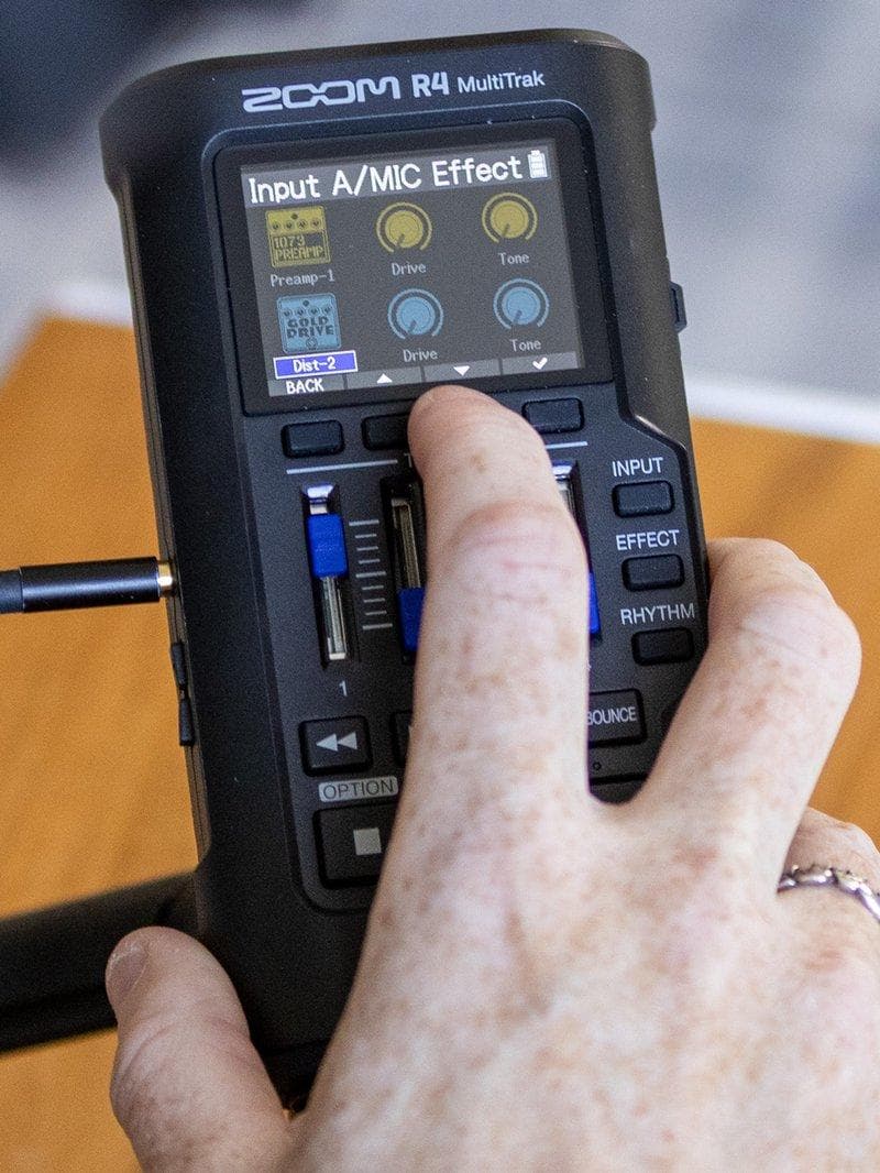 Zoom R4 MultiTrak 新品 未使用 未開封 更に値下げ！