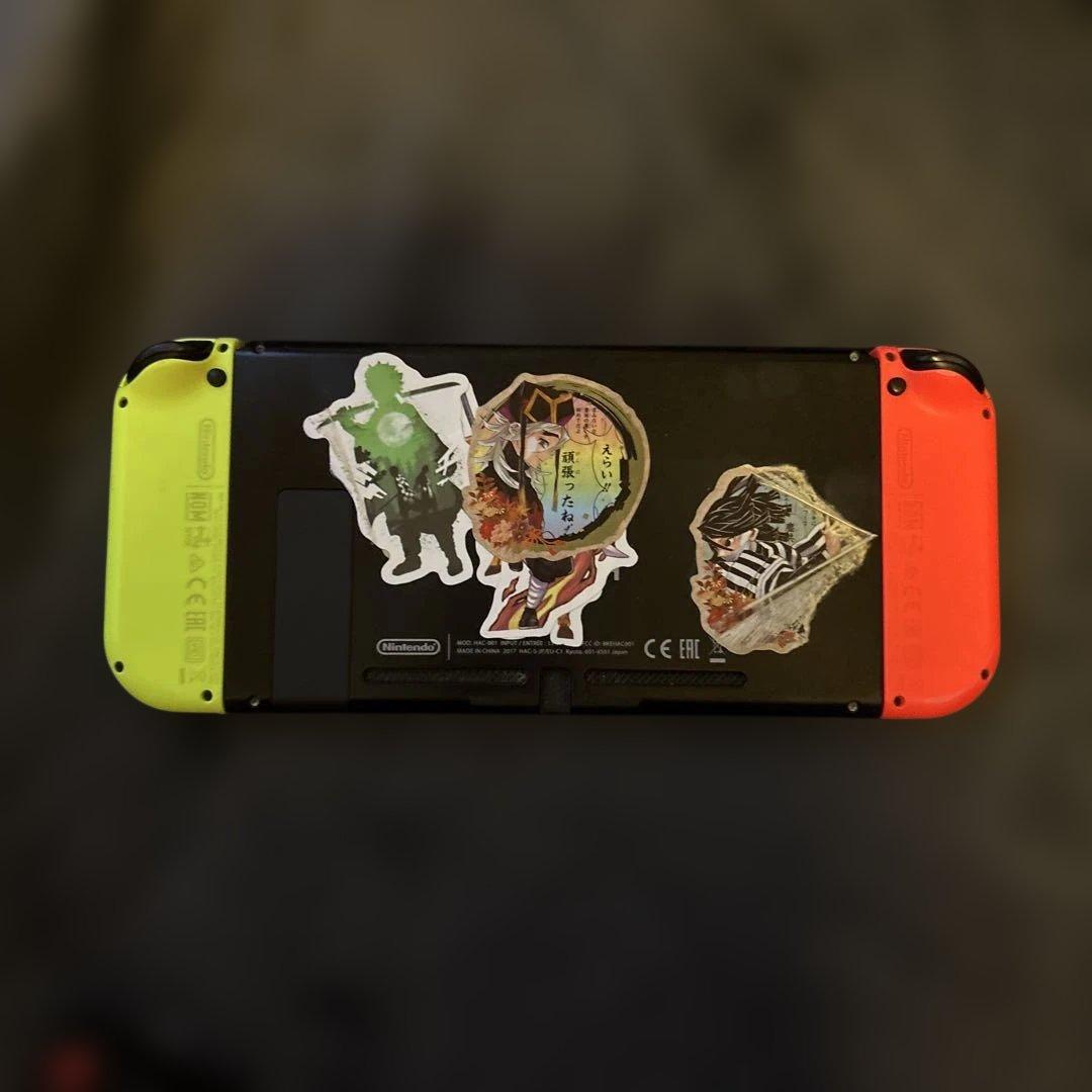 Nintendo Switch 赤と黄色のJoy-Con