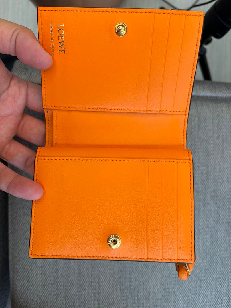 LOEWE ノット コンパクト ウォレット