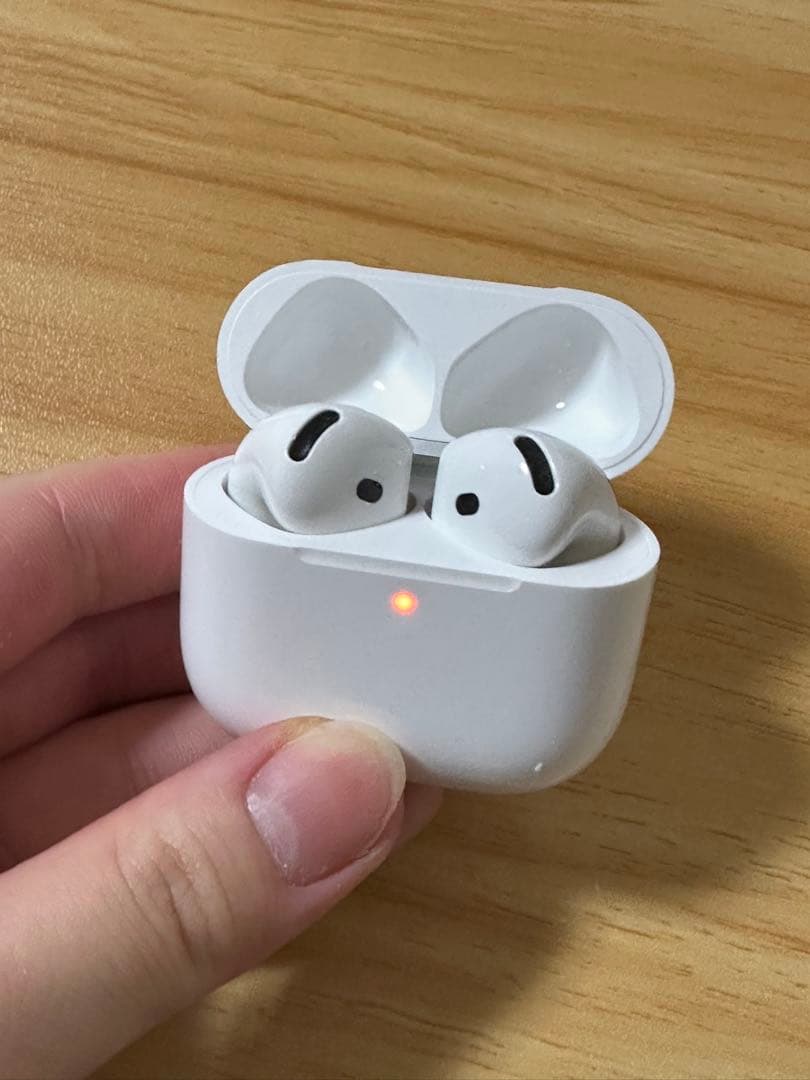 Apple純正 AirPods4（ノイズキャンセリングなし）