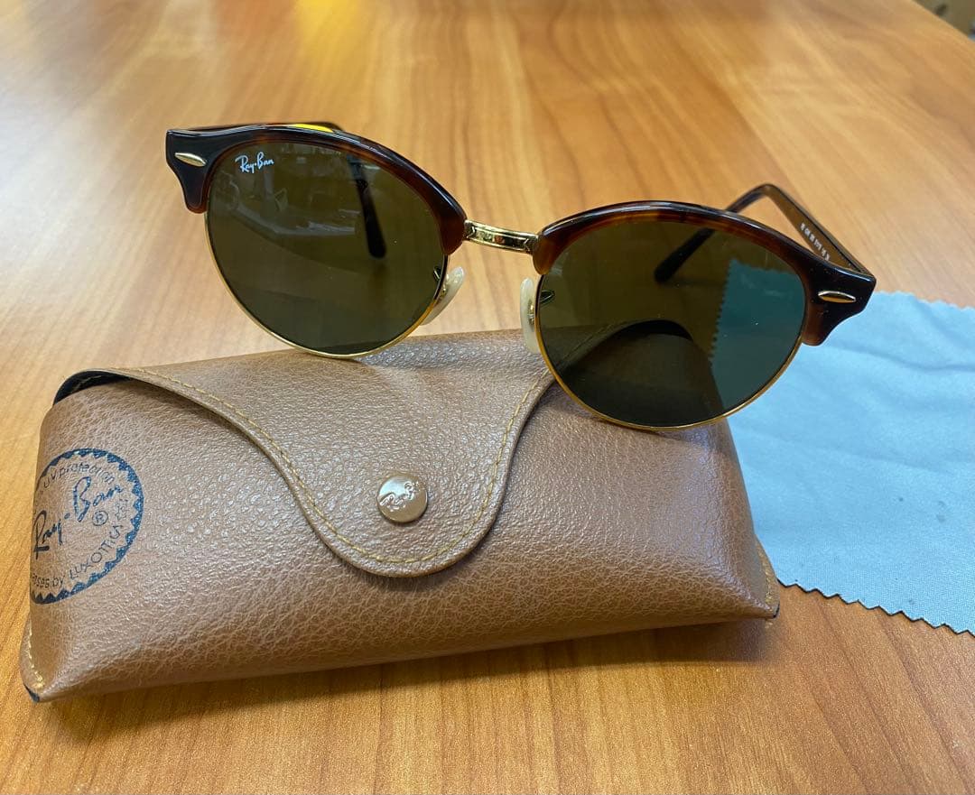 Ray-Ban RB4246 クラブラウンドサングラス ケース付き