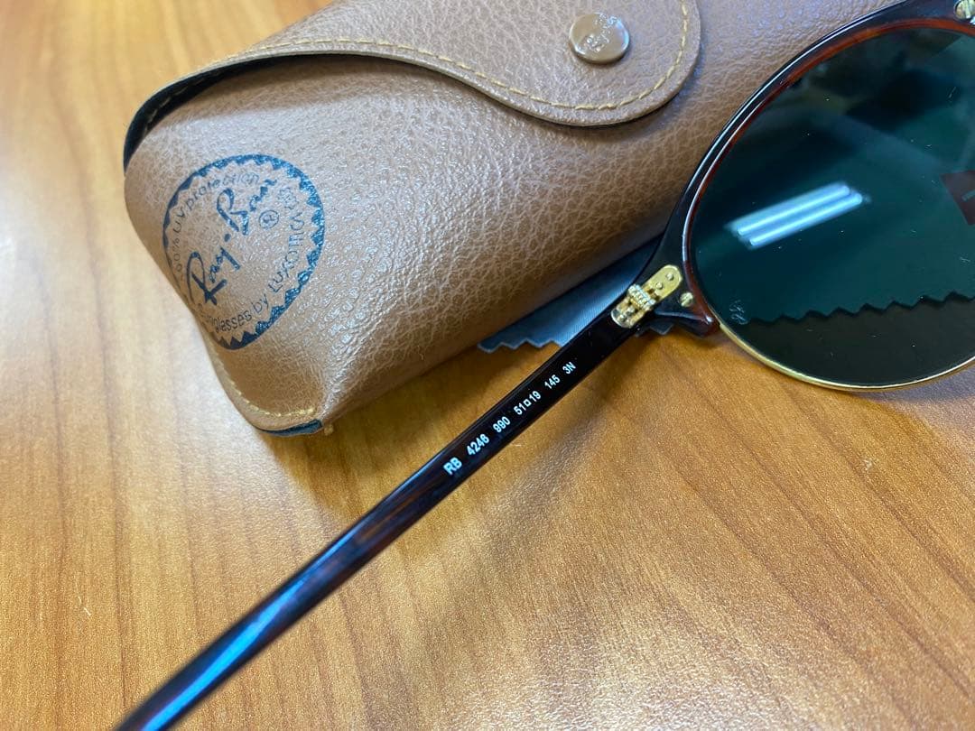 Ray-Ban RB4246 クラブラウンドサングラス ケース付き