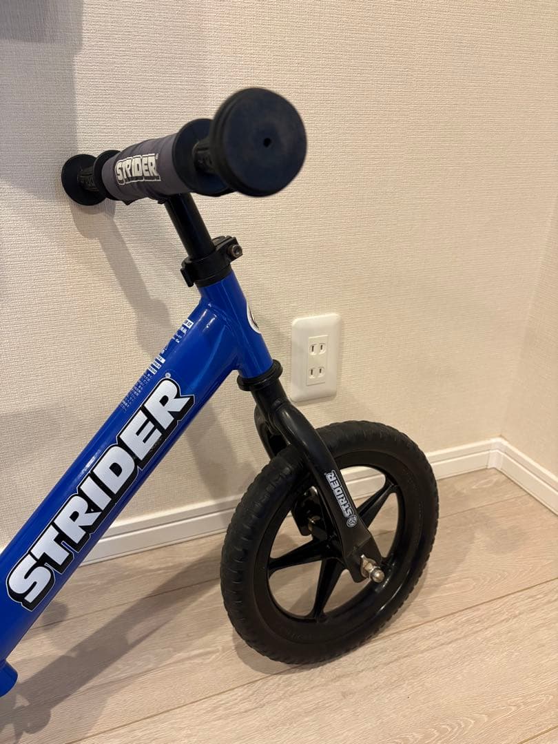 STRIDER バランスバイク ブルー　12インチ　ストライダースポーツモデル