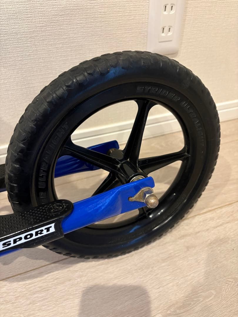 STRIDER バランスバイク ブルー　12インチ　ストライダースポーツモデル