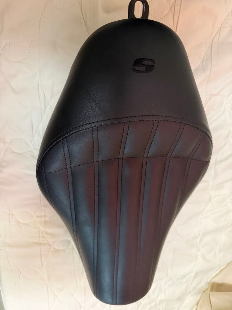 メ*ん様 Saddlemen サドルマン シート スポーツスター ブラック　ゲル
