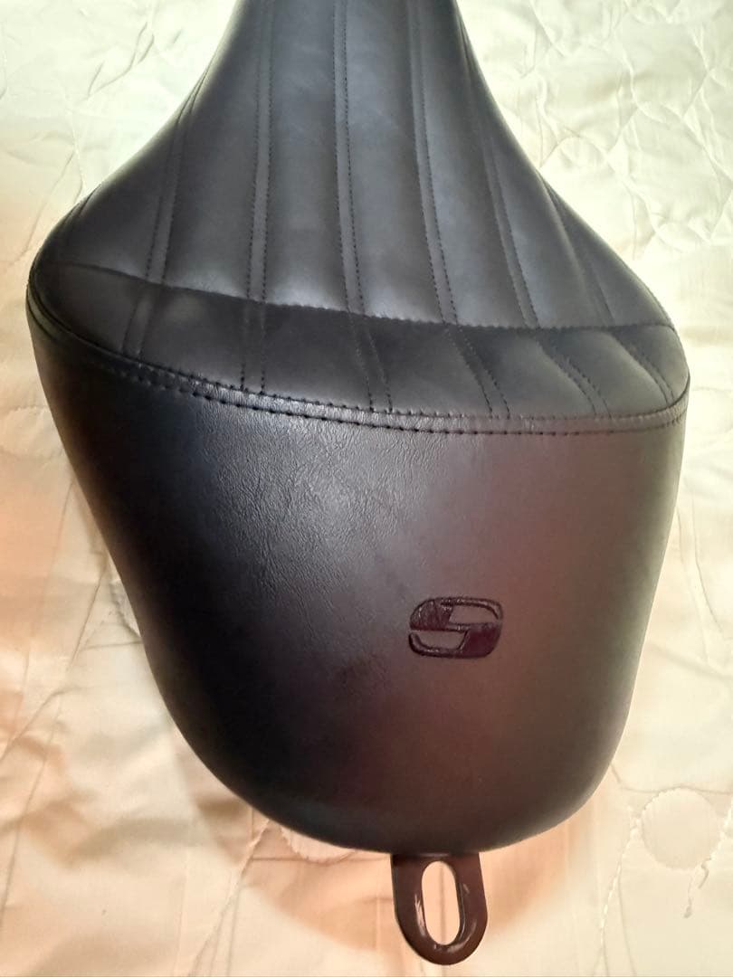 メ*ん様 Saddlemen サドルマン シート スポーツスター ブラック　ゲル