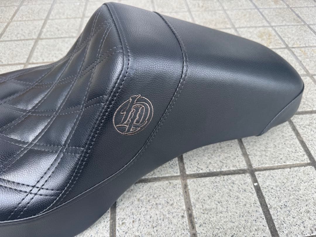 岡*様 Lucky Davesラッキーデイブス スポーツスター04以降用シート