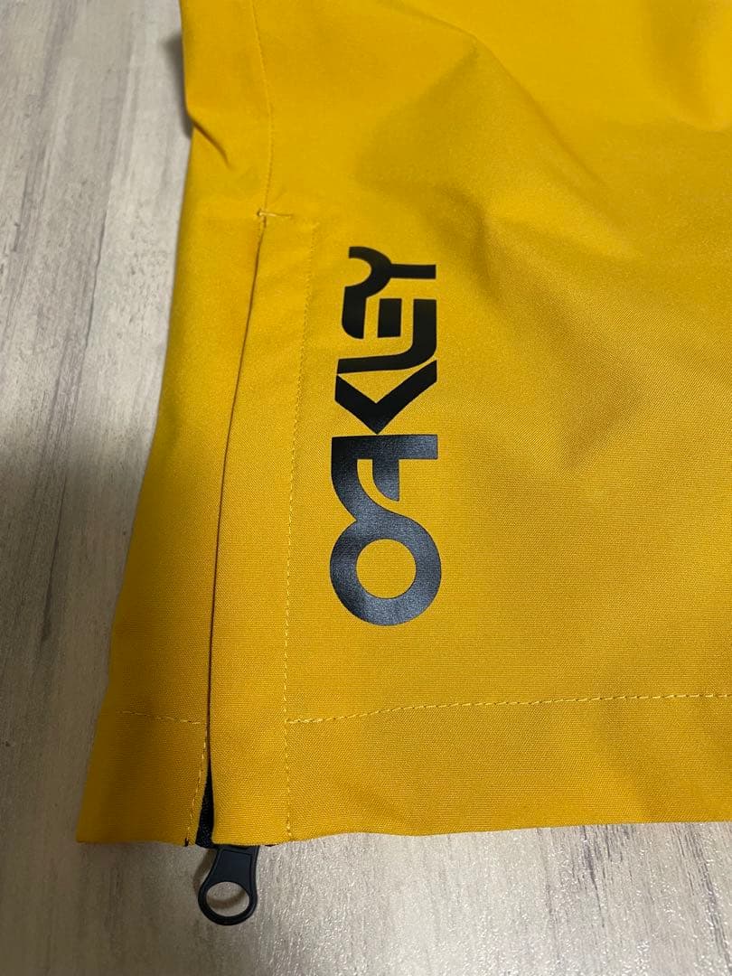 新品タグ付　OAKLEY スノーボード スキー パンツ イエロー　オークリー