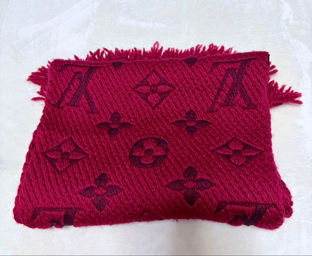LOUIS VUITTON ルイヴィトンマフラー エシャルプロゴマニラ 赤