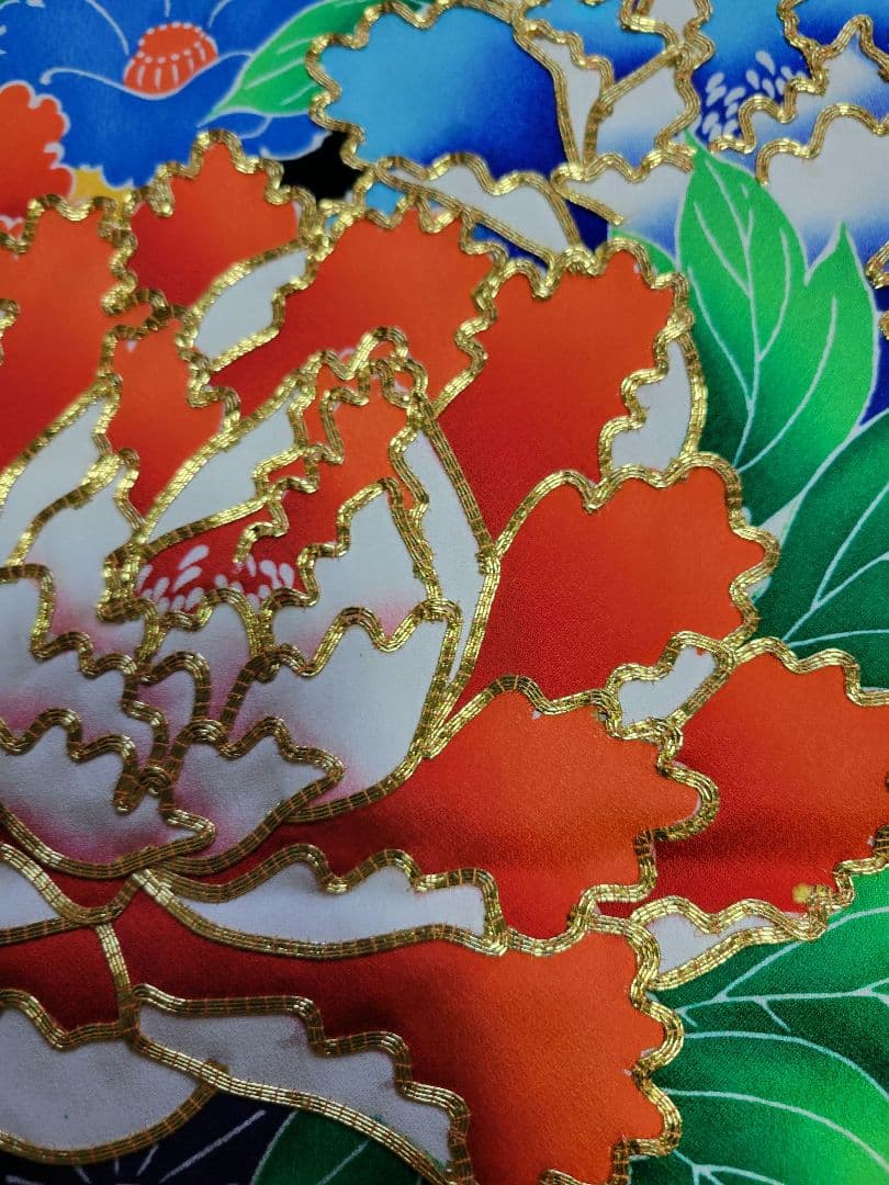 振袖 黒字に金刺繍