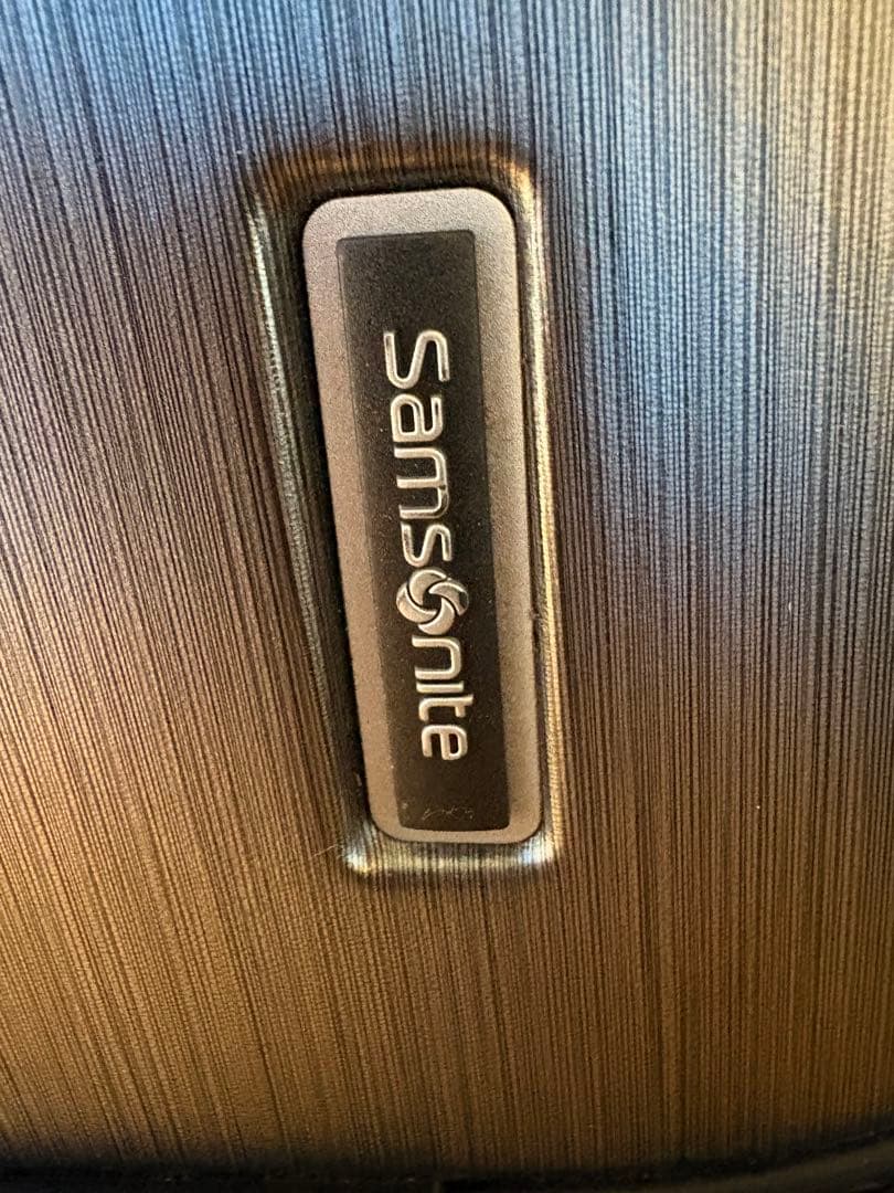 Samsonite サムソナイト スーツケース　INOVA 機内持込可能　41L